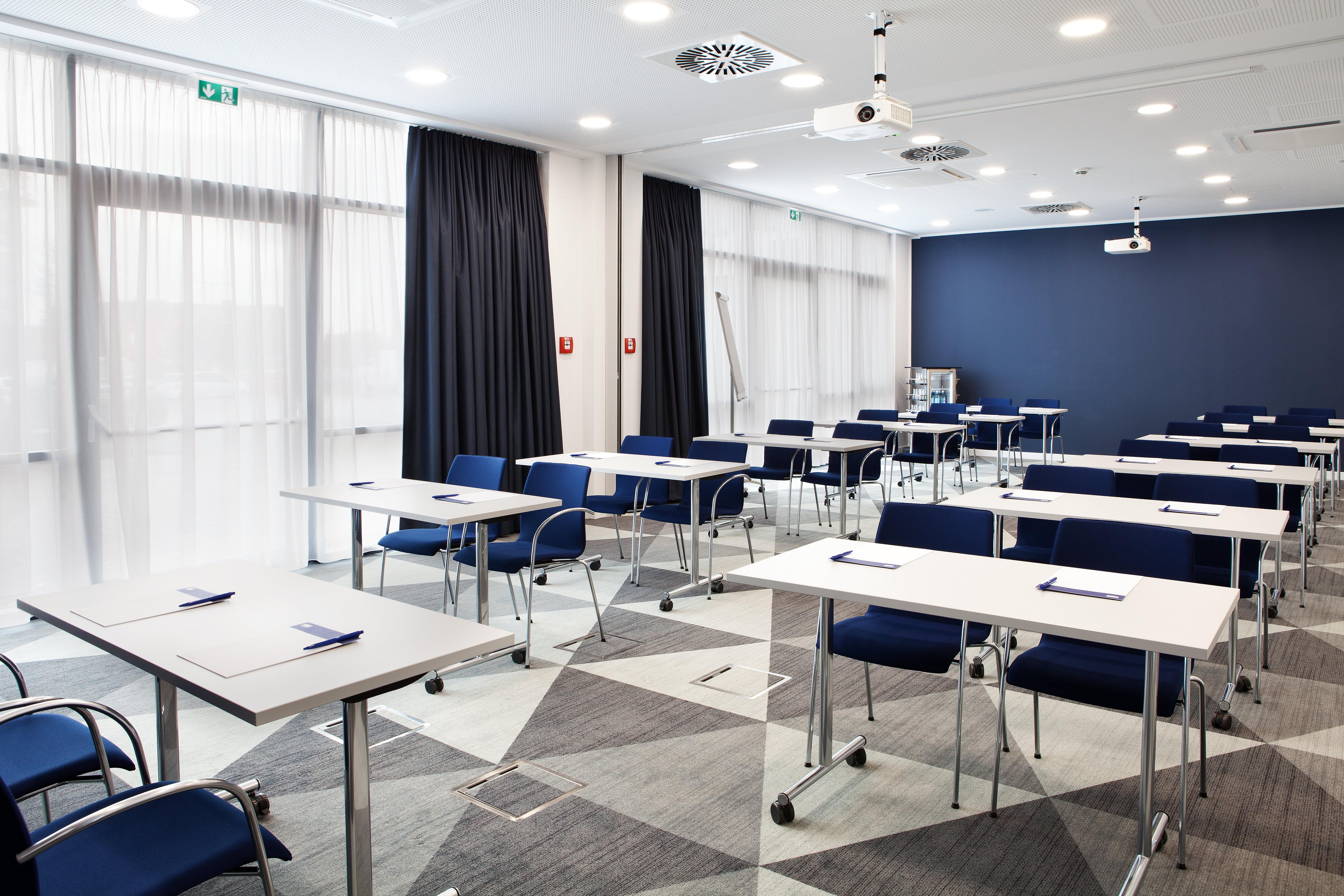 Holiday Inn Express - Sindelfingen By Ihg Bagian luar foto
