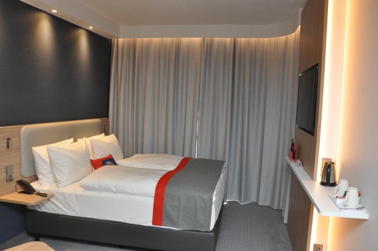 Holiday Inn Express - Sindelfingen By Ihg Bagian luar foto