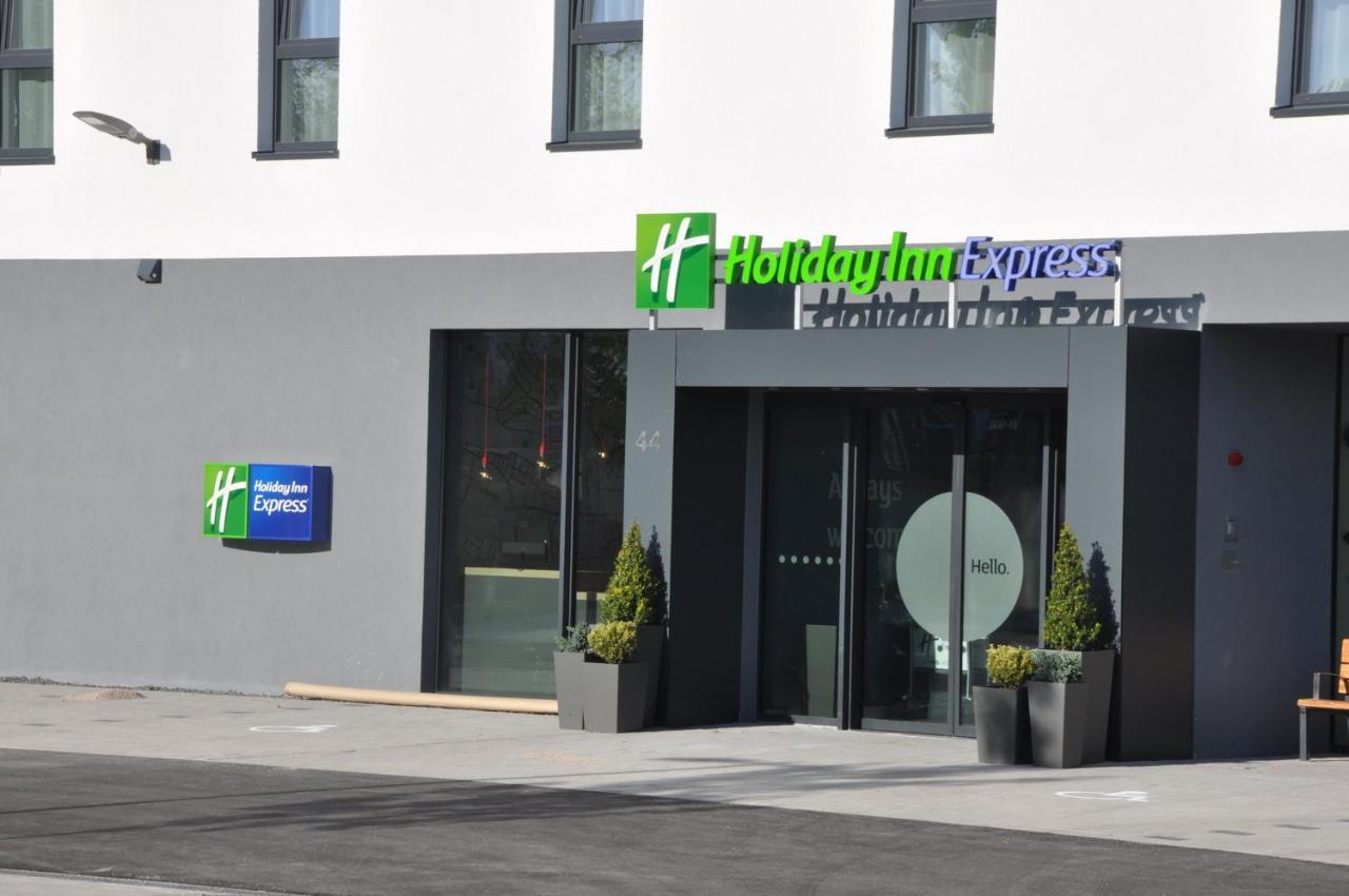 Holiday Inn Express - Sindelfingen By Ihg Bagian luar foto