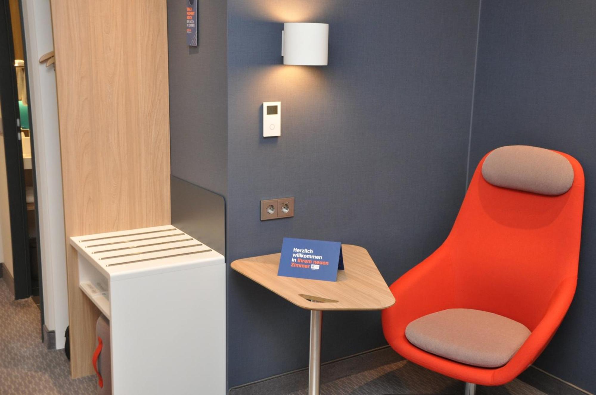 Holiday Inn Express - Sindelfingen By Ihg Bagian luar foto