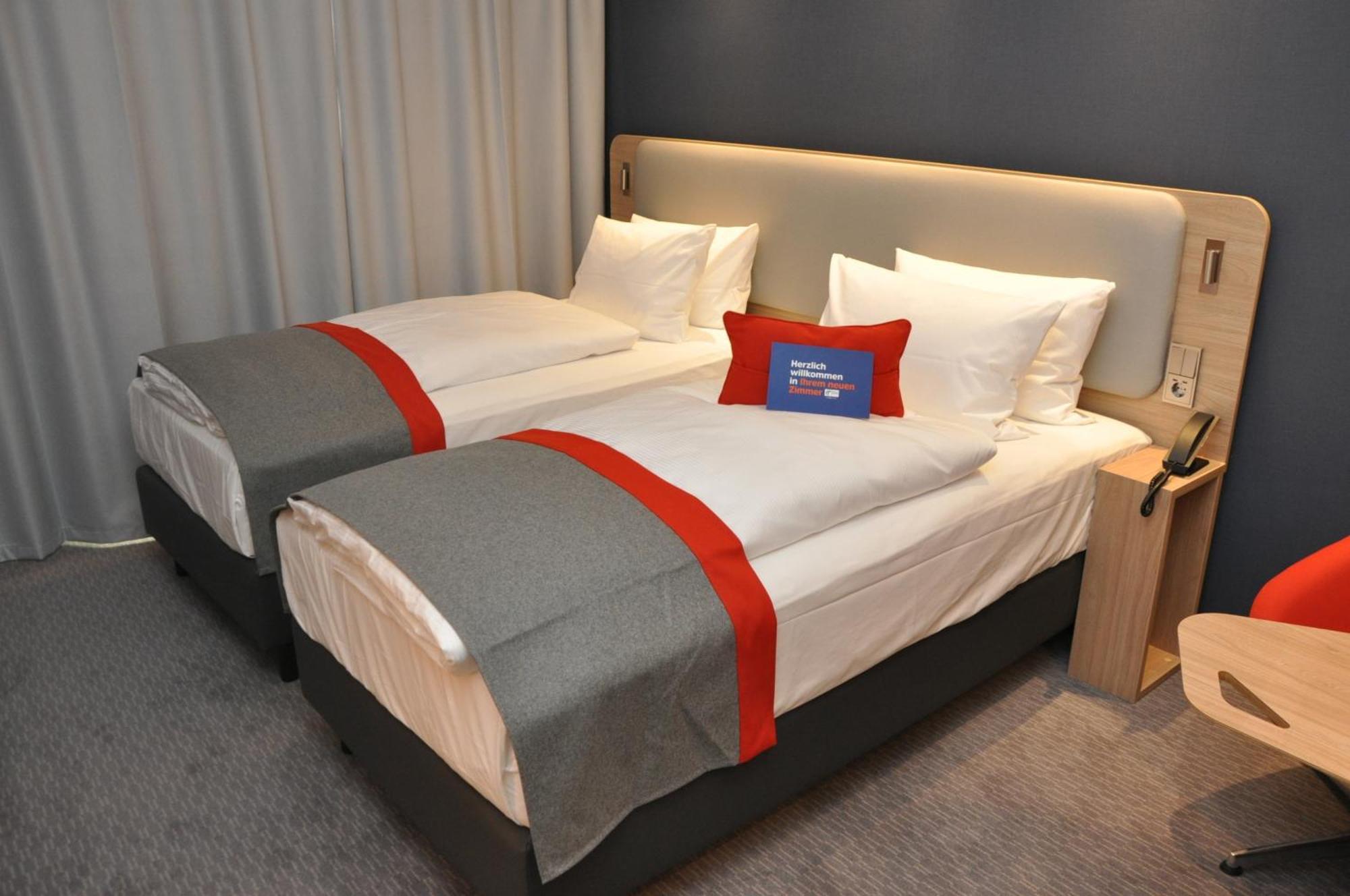 Holiday Inn Express - Sindelfingen By Ihg Bagian luar foto