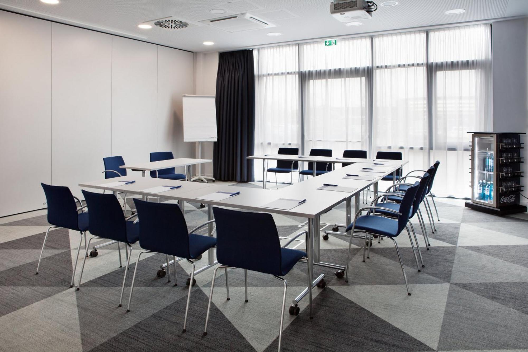 Holiday Inn Express - Sindelfingen By Ihg Bagian luar foto