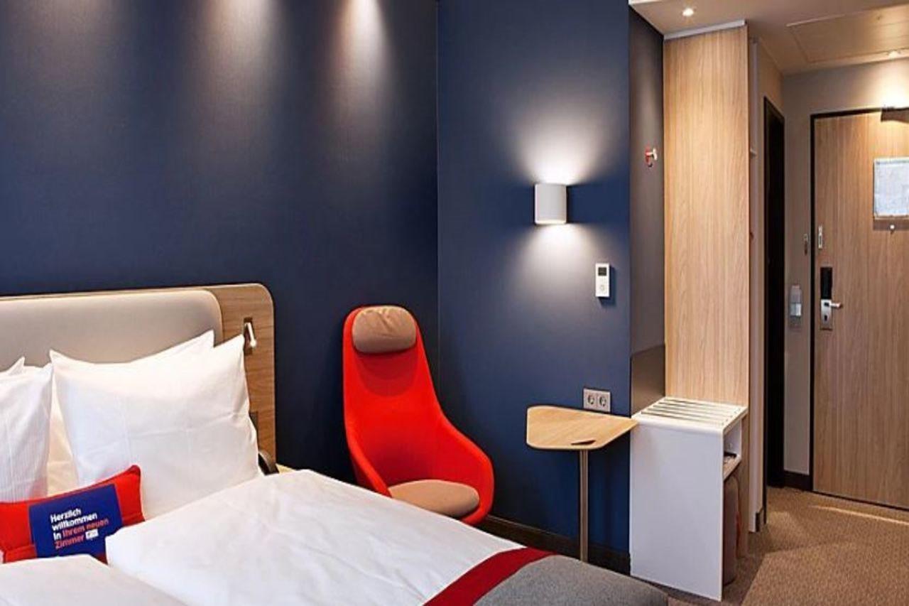 Holiday Inn Express - Sindelfingen By Ihg Bagian luar foto